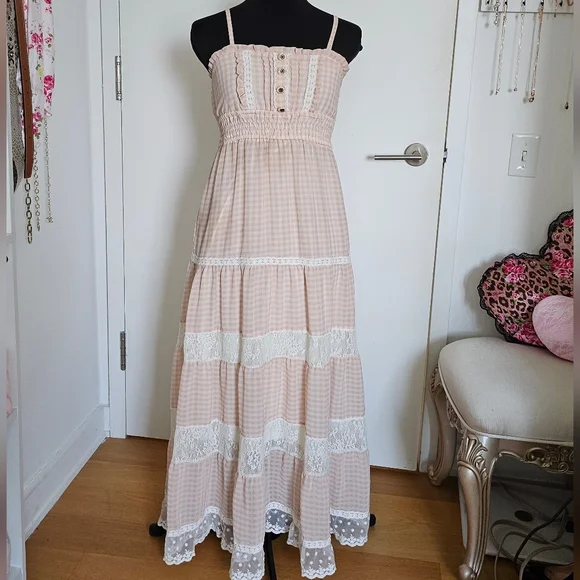 Liz Lisa Gyaru Gingham Maxi Dress with Lace And Buttons Baby Pink - Picture 2 of 13